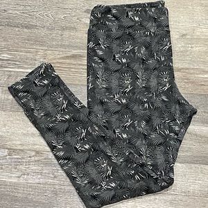 LuLaRoe Tall and Curvy leggings.